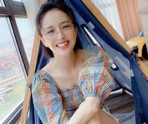 爆料新疆女星视频大全集,揭秘明星幕后生活瞬间 第2张 爆料新疆女星视频大全集,揭秘明星幕后生活瞬间 第2张